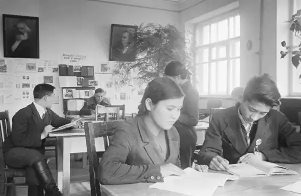 Советские школьники 50-х годов