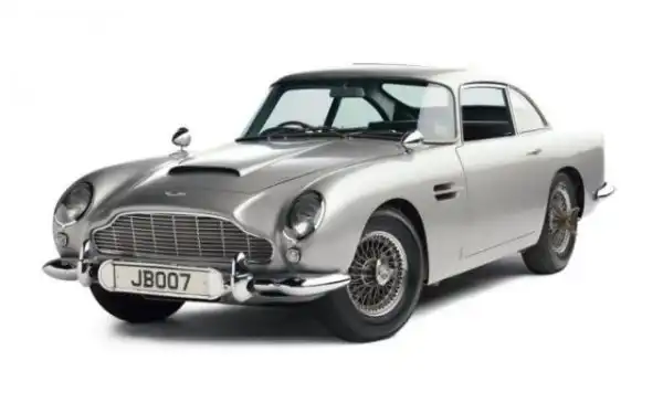 Aston Martin DB5 - машина Джеймса Бонда