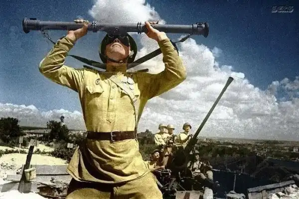 Цветные фотографии советских солдат во время Великой Отечественной