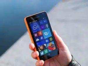 Microsoft Lumia 430 Dual SIM доступен для предзаказа в России.