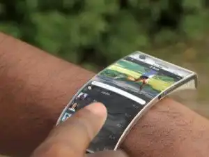 LG патентует смартфон, способный превращаться в часы.