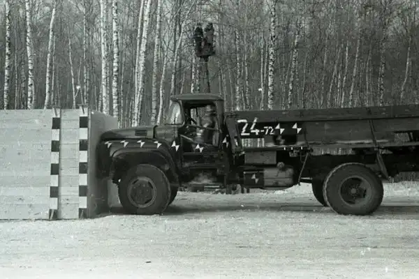 Как проводили краш-тесты грузовика ЗИЛ-130.