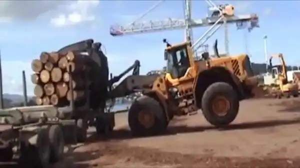 Перегруженные Грузовики и Погрузчики