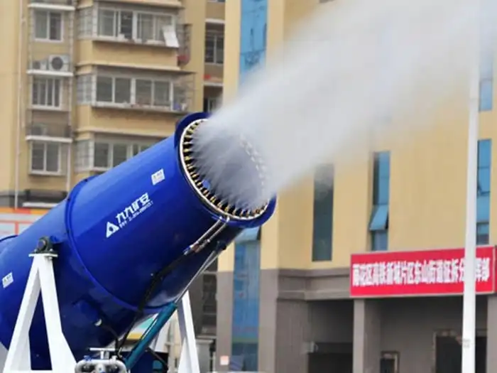 Для очищения воздуха власти Китая стали использовать туманные пушки