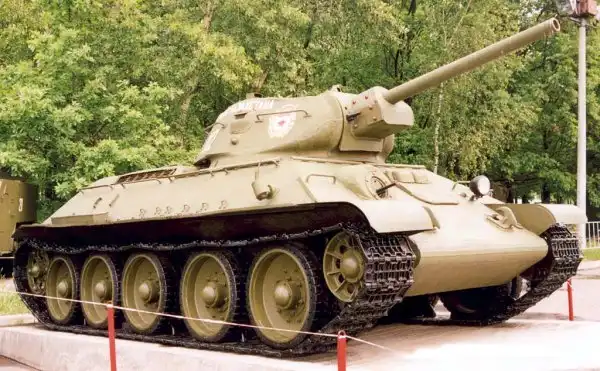 Т-34-76 против двенадцати «Тигров».
