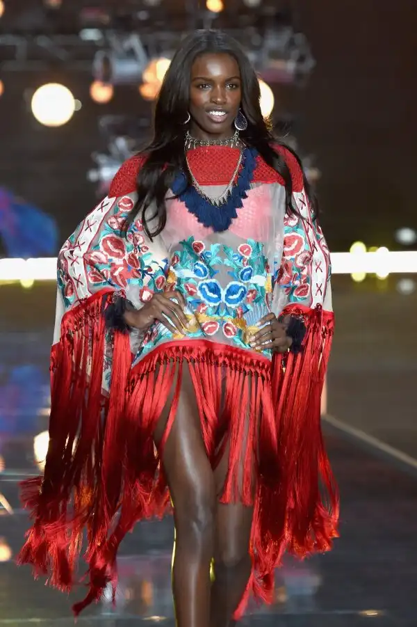 Все наряды с показа моды Victoria's Secret Fashion Show 2015 Все наряды с показа моды Victoria's Secret Fashion Show 2015