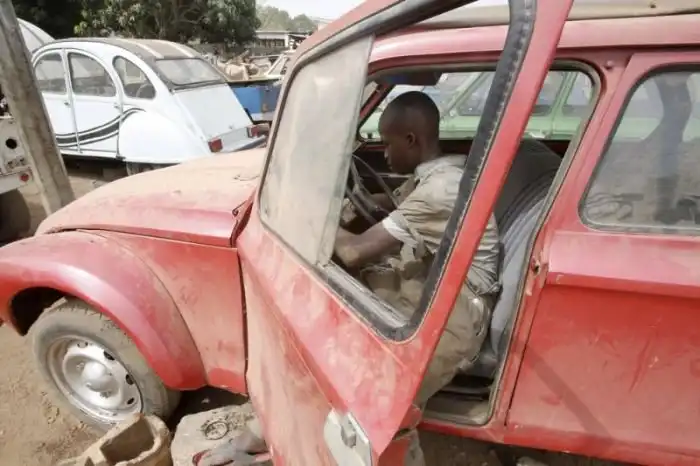 Типичная автомастерская в Африке
