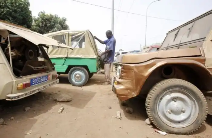Типичная автомастерская в Африке