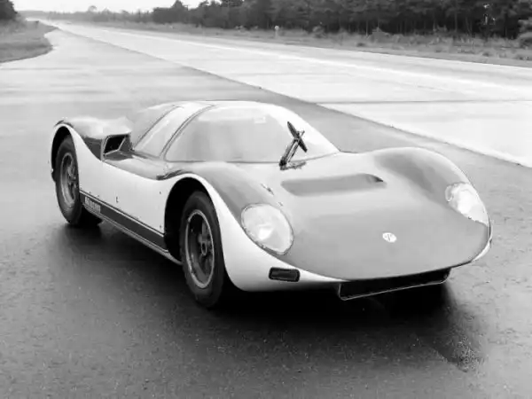 Первый японский гоночный автомобиль 60-х.
