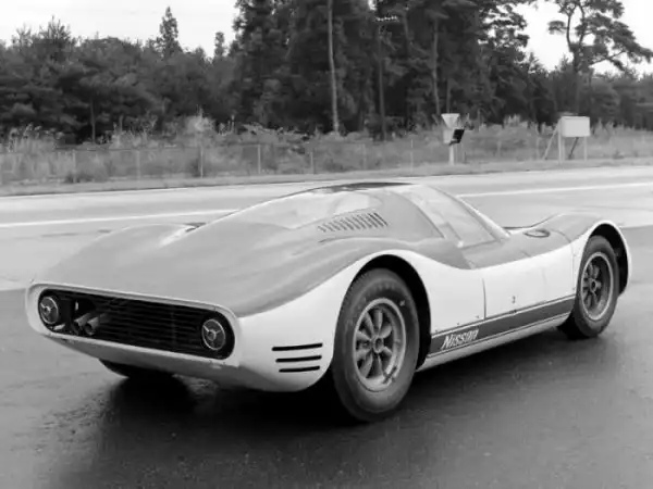 Первый японский гоночный автомобиль 60-х.