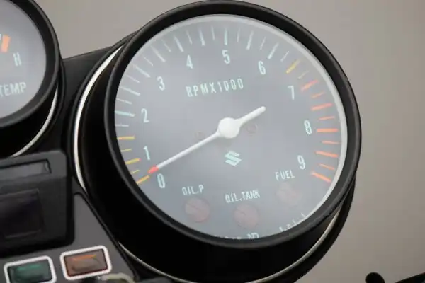  Капсула времени: новый роторный мотоцикл Suzuki RE5 1976-го года.