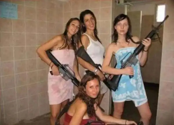 Странные фотографии девушек