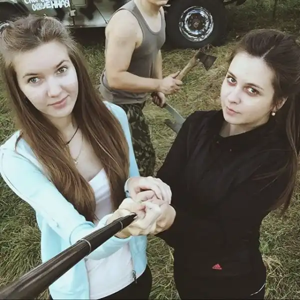 Все внимание - на задний план
