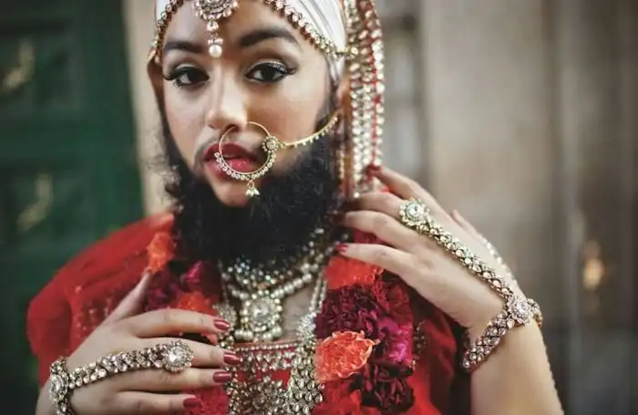 Индианка Харнаам Каур стала первой женщиной-моделью с бородой