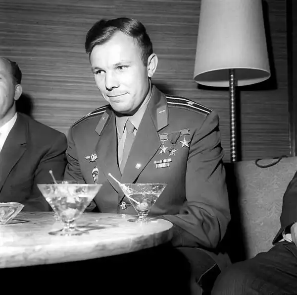 Сегодня исполнилось бы 82 года юрию гагарину