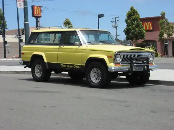 Первый из Cherokee. Jeep Cherokee SJ Chief 74-78г.