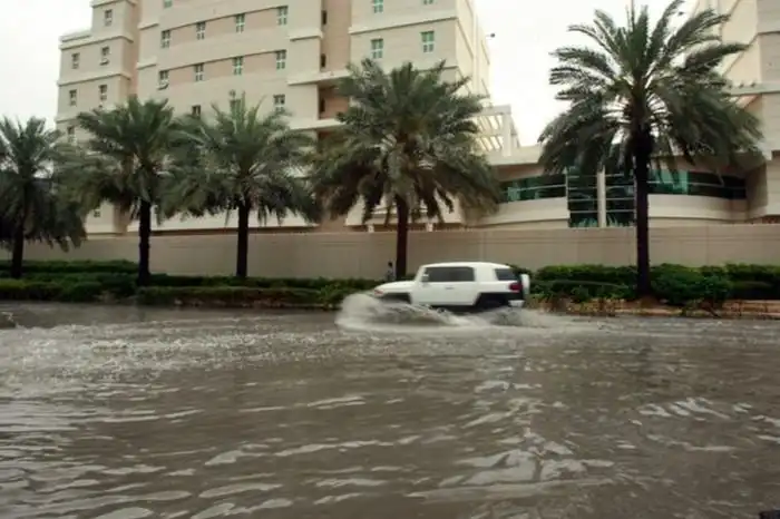 Абу-Даби и Дубай пострадали от урагана