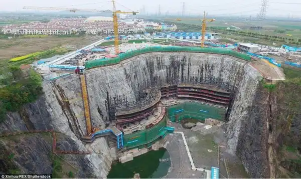 В Китае строят пятизвездочный отель в заброшенной каменоломне