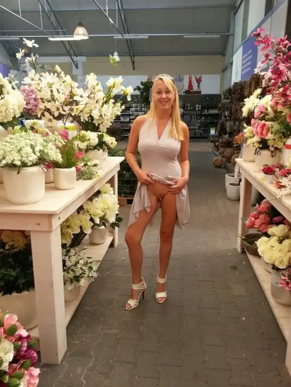 Девушки без