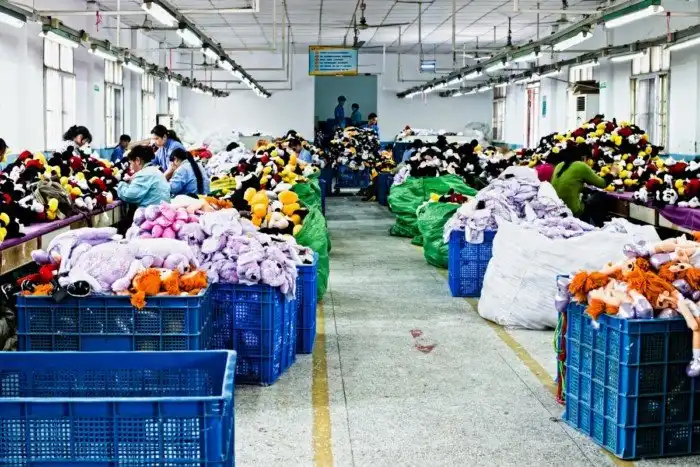 Экскурсия на китайскую фабрику игрушек