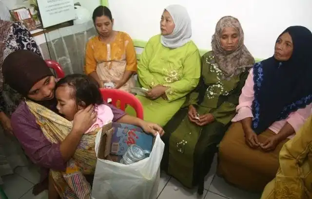 Индонезийская клиника принимает оплату за услуги мусором
