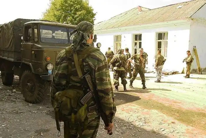 Сотрудники спецназа во время теракта в Беслане