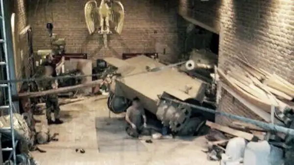 Как немецкий дедушка хранил танк "Пантера" у себя в подвале...