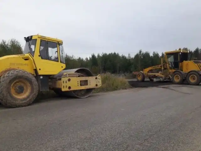 Под Екатеринбургом местным жителям пришлось самим оплатить ремонт дороги