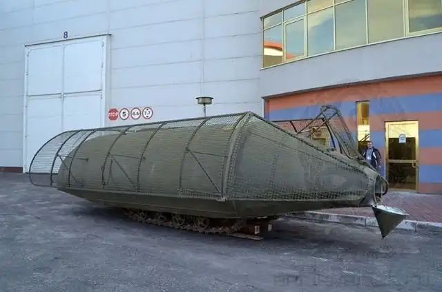 В Киеве представили бронемашину на базе трактора Т-150