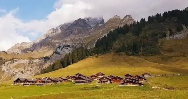 Тавеян - швейцарская деревня, в которой все осталось таким, каким было 100 лет назад