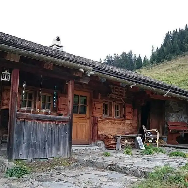 Тавеян - швейцарская деревня, в которой все осталось таким, каким было 100 лет назад