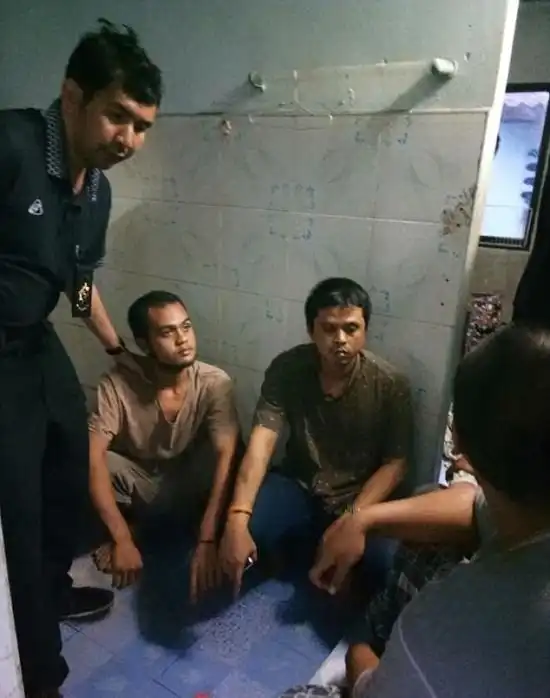 В Таиланде преступник пытался спрятаться от полиции под тазиком