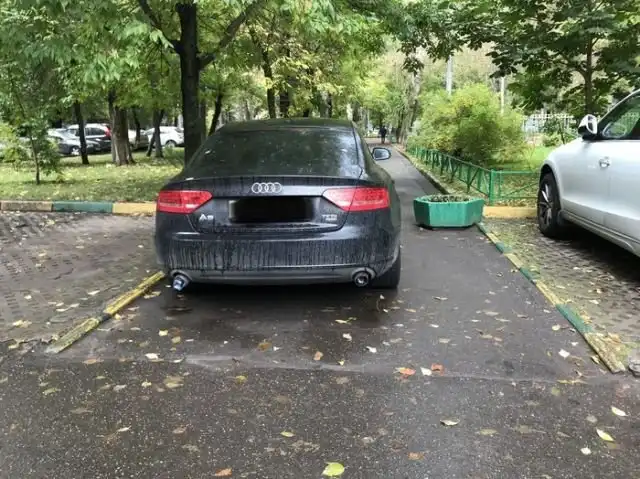 Автоледи отучили от парковки в неположенном месте