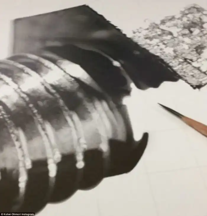 23-летний японец рисует гиперреалистичные работы карандашом