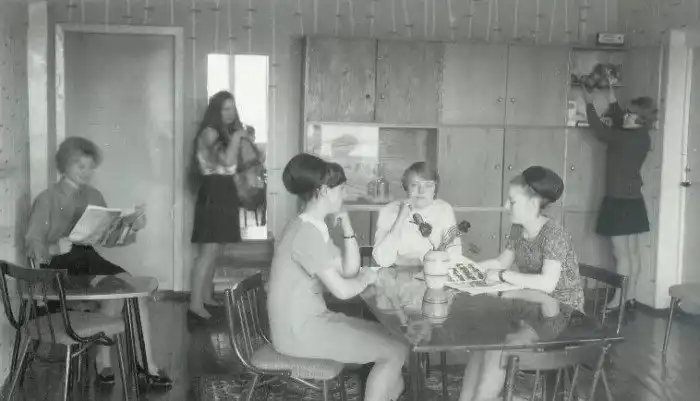 Как советские женщины жили в общежитие