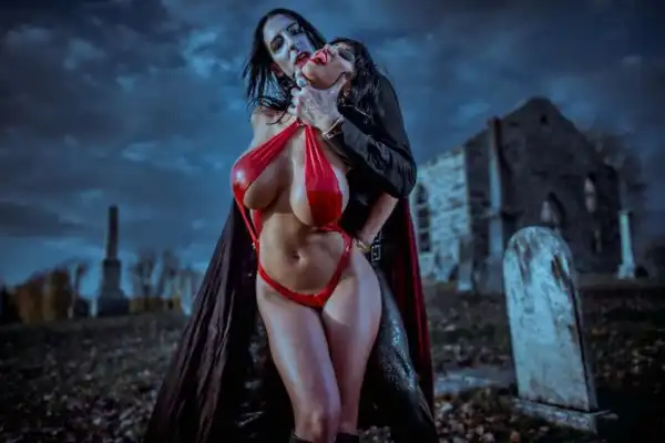 Хэллоуин 18+