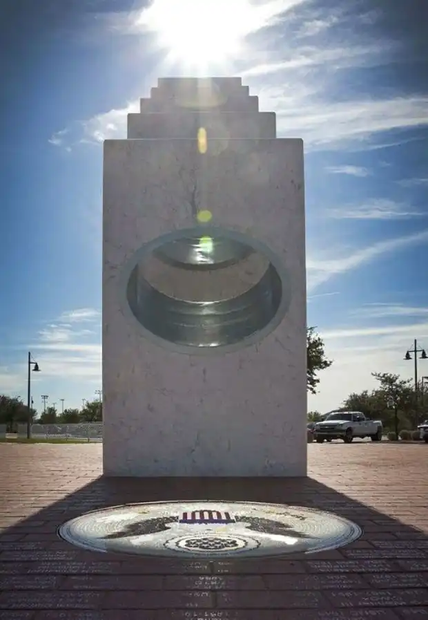 Необычный памятник американским ветеранам в городе Антем