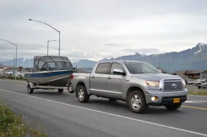 Идеальные дороги в глубинке на Аляске, которые бросают тень на дорожников России