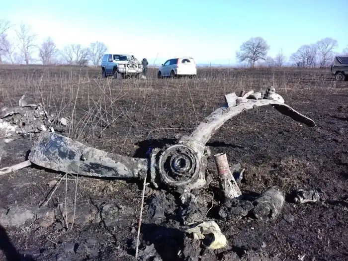 В Приморье из болота подняли части бомбардировщика Пе-2