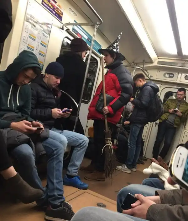 Свежая подборка "модников", которые водятся в нашем метро