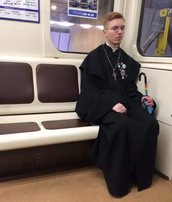 Свежая подборка "модников", которые водятся в нашем метро