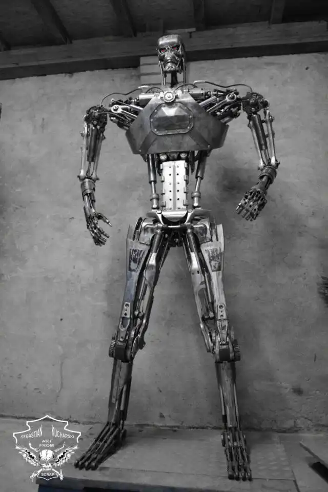 Роботы из металлолома от Себастьяна Кухарского