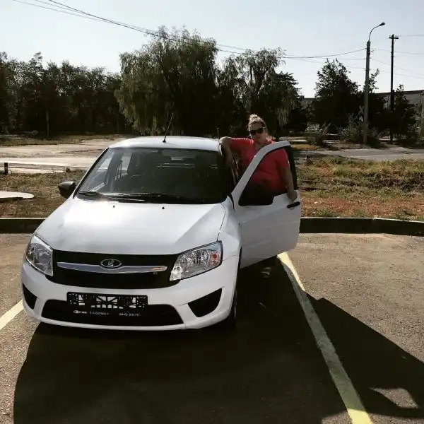 Пока не НАСОбирАЛИ: героические девушки за рулем российских авто Пока не НАСОбирАЛИ: героические девушки за рулем российских авто