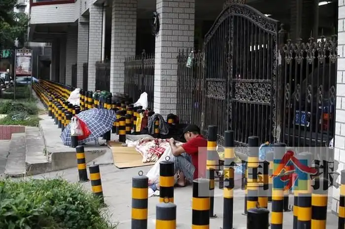 Защита территории от бездомных в Китае