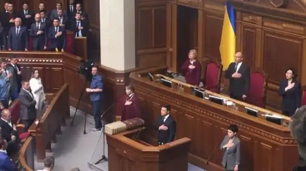 Владимир Зеленский - теперь официальный президент Украины