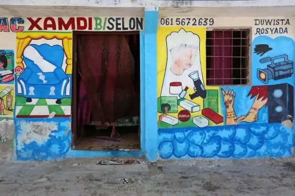 В Сомали не нужно заходить в магазин, чтобы увидеть ассортимент - все нарисовано на фасаде