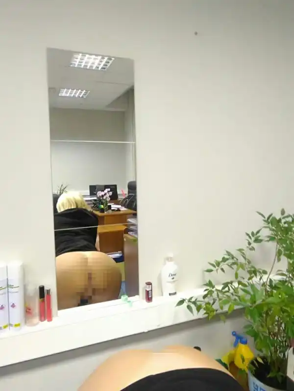 Чем женщины занимаются на работе, когда им скучно Чем женщины занимаются на работе, когда им скучно