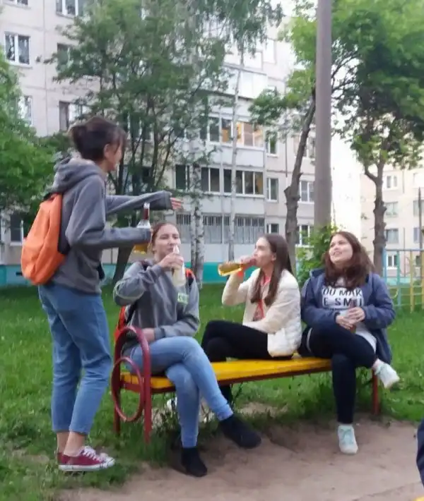 Забавы молодых: пьянки, гулянки, вписки
