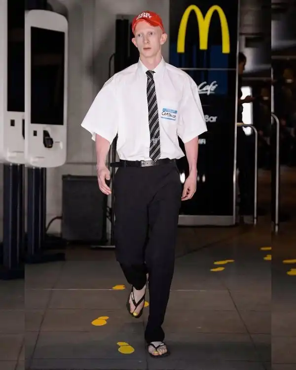 Модный бренд Vetements провел показ новой коллекции в парижском McDonald’s