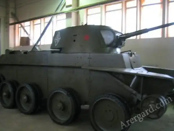 Найденный в Новгородской области танк БТ–7 вернули к жизни